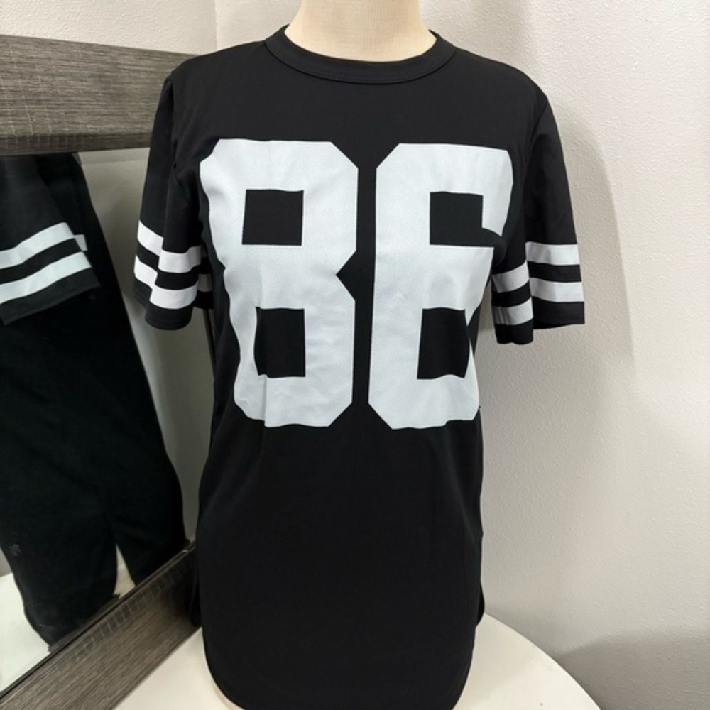 Wet Seal Black T-Shirt with White Number 86
